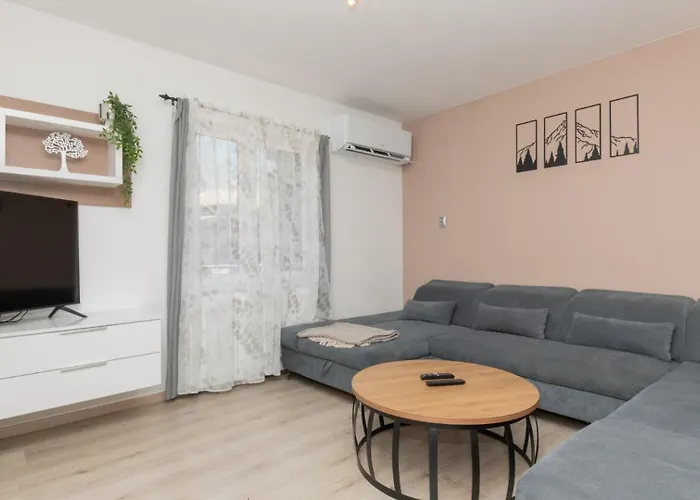 Mateo -zagvozd By Guide Villa *